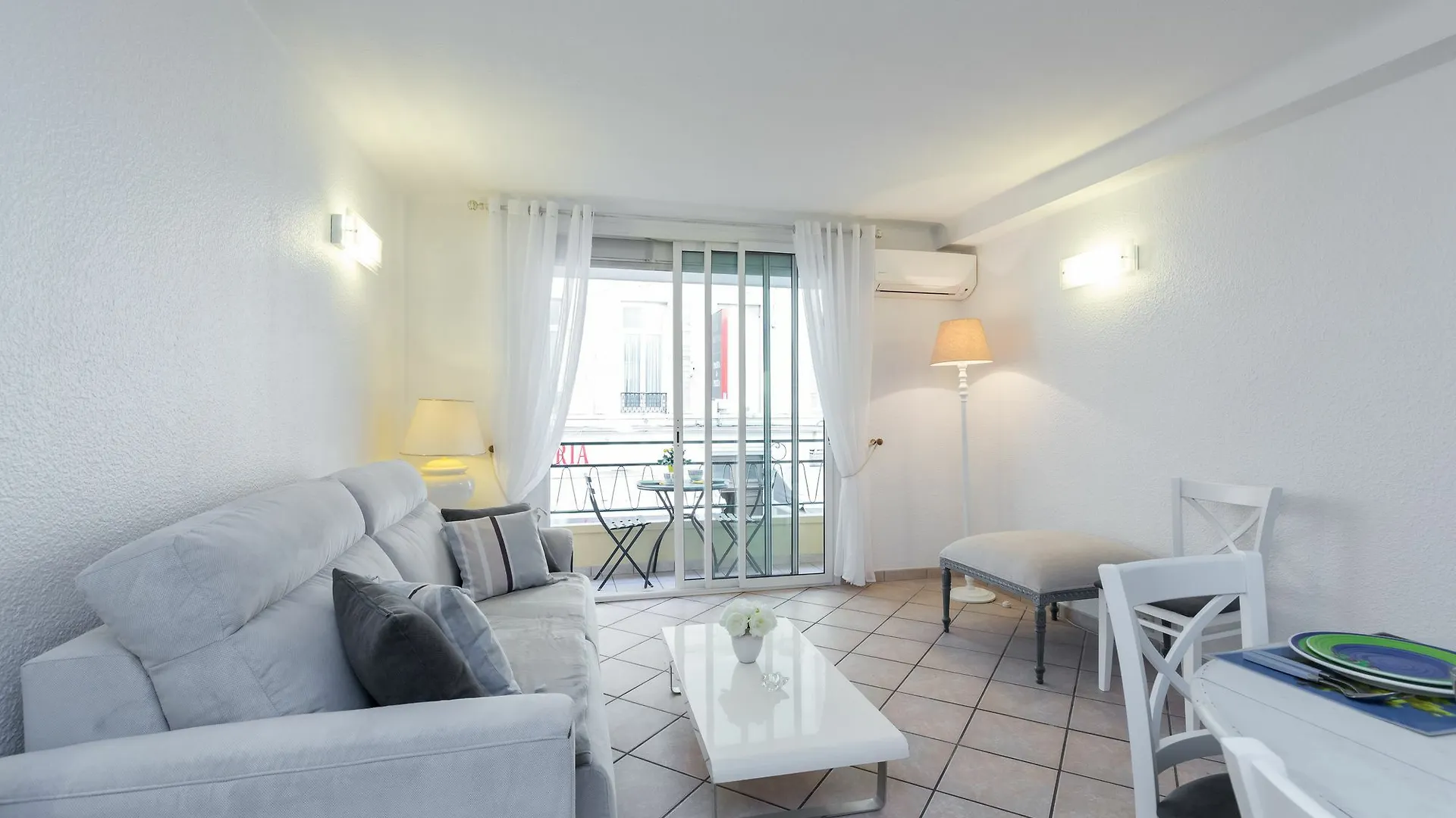 Palais Des Fleurs Apartment Cannes France